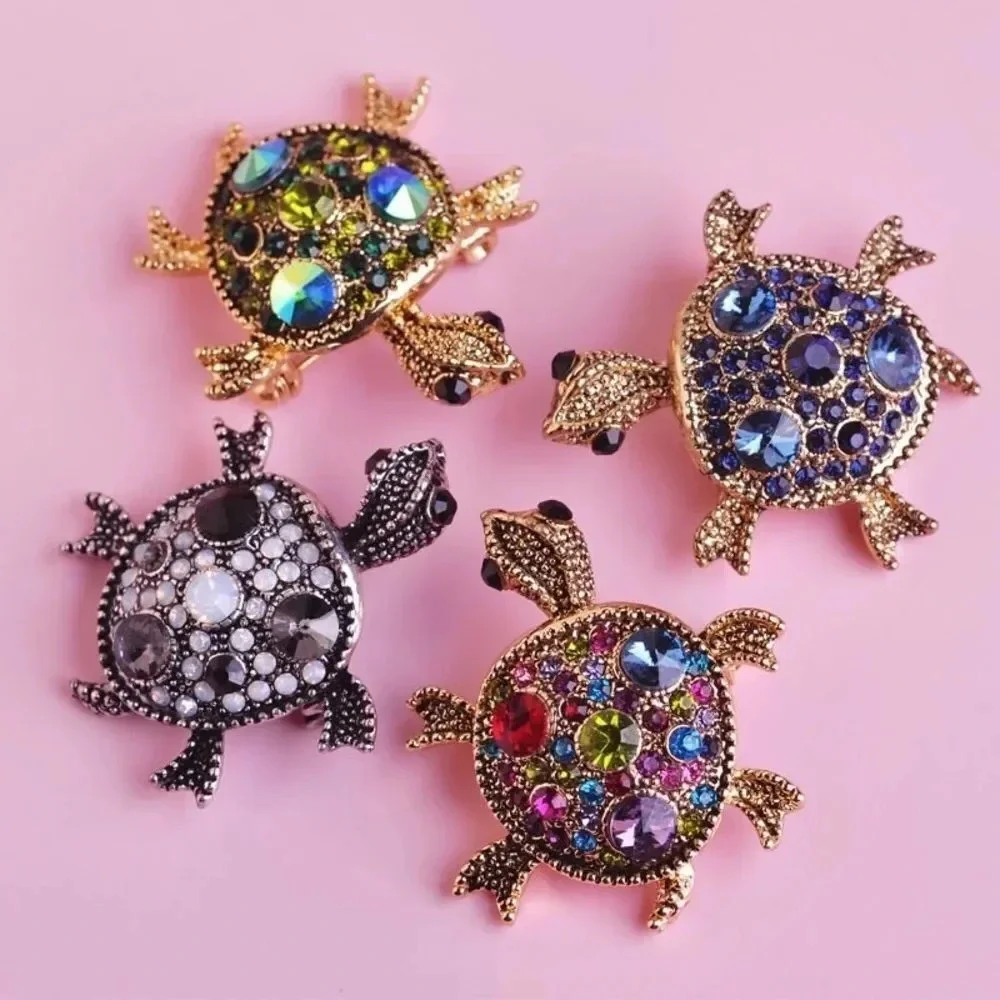 VQ Rhinestones Turtle Brooch